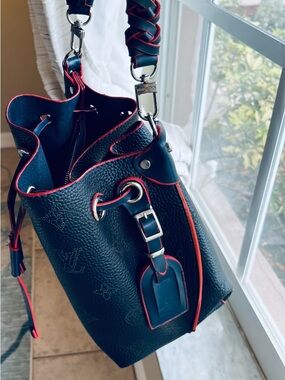NEW Copy fashion bag Navy & Red iconic bag with gorgeous strap